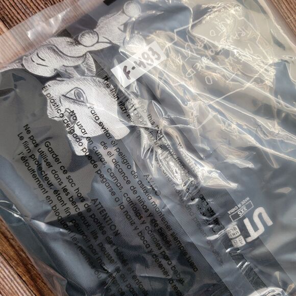 UNIQLO UT Pokemon x Daniel Arsham Mewtwo T Shirt Graphic Mens Size XXS - Picture 7 of 7